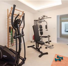 Luxury 6 Bedroom Brac Island Beach Front Villa With Heated Infinity Pool and lift near Sumartin sleeps 12